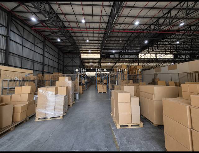 920M² WAREHOUSE TO LET IN LONGMEADOW